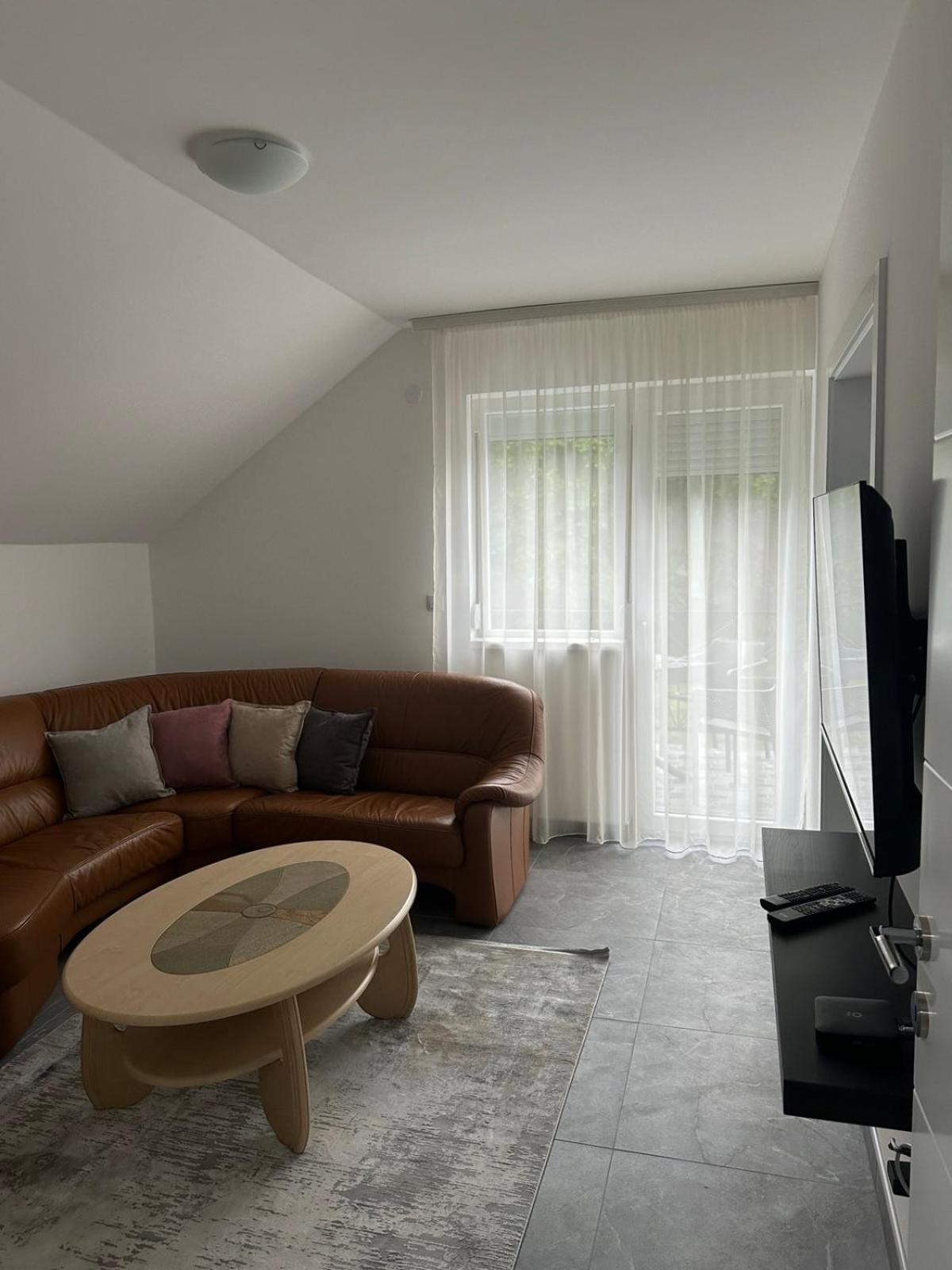 Apartment Holiday Vrnjacka Banja Ngoại thất bức ảnh