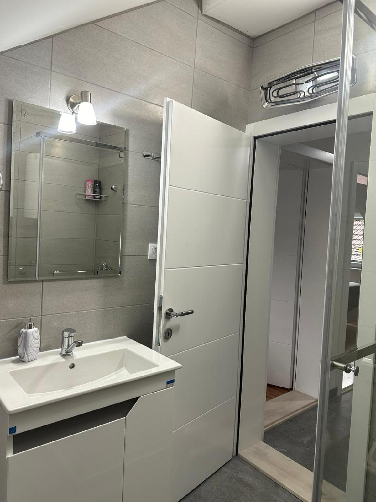 Apartment Holiday Vrnjacka Banja Ngoại thất bức ảnh